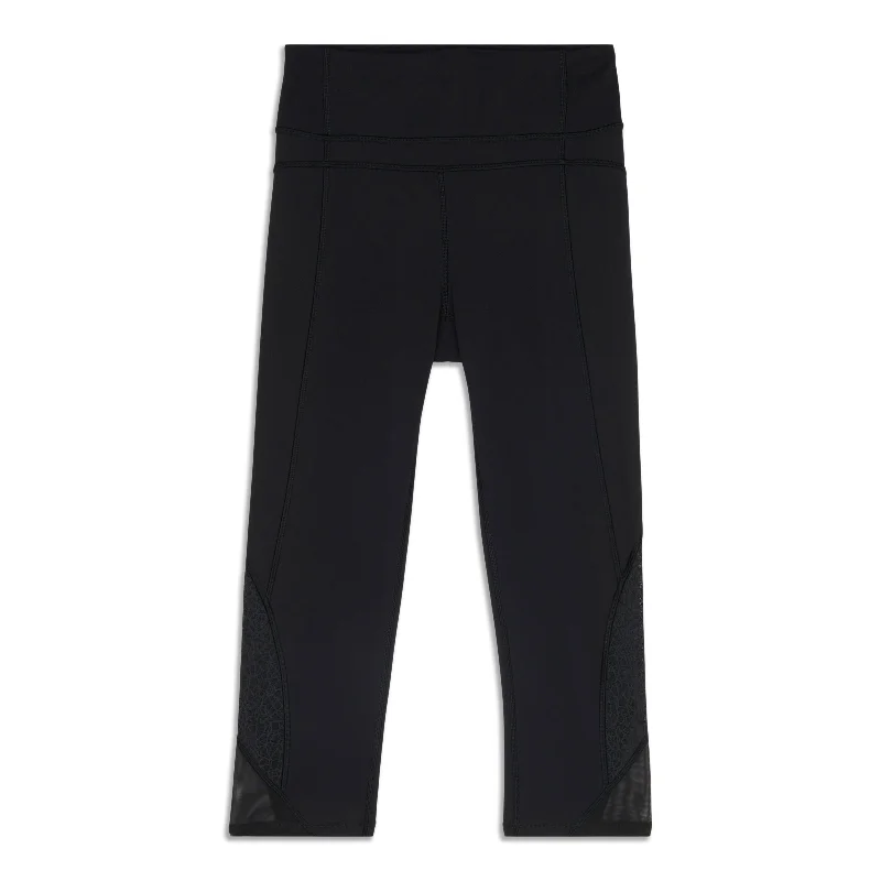 Design Trend Twist And Train High-Rise Crop - Resale